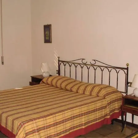 5 Bedroom Holiday *